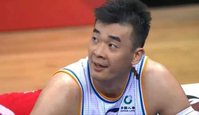 阿森纳准备与富安健洋就续约进行谈判，将他长期留在俱乐部。